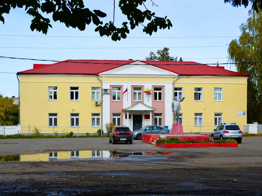 Цивильск. Здание районного суда. - Пётр Чернега