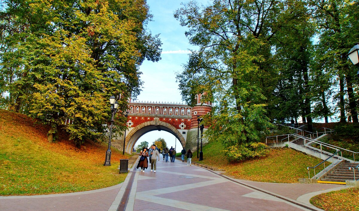 ОСЕНЬ В ЦАРИЦЫНО - АЛЕКСАНДР 