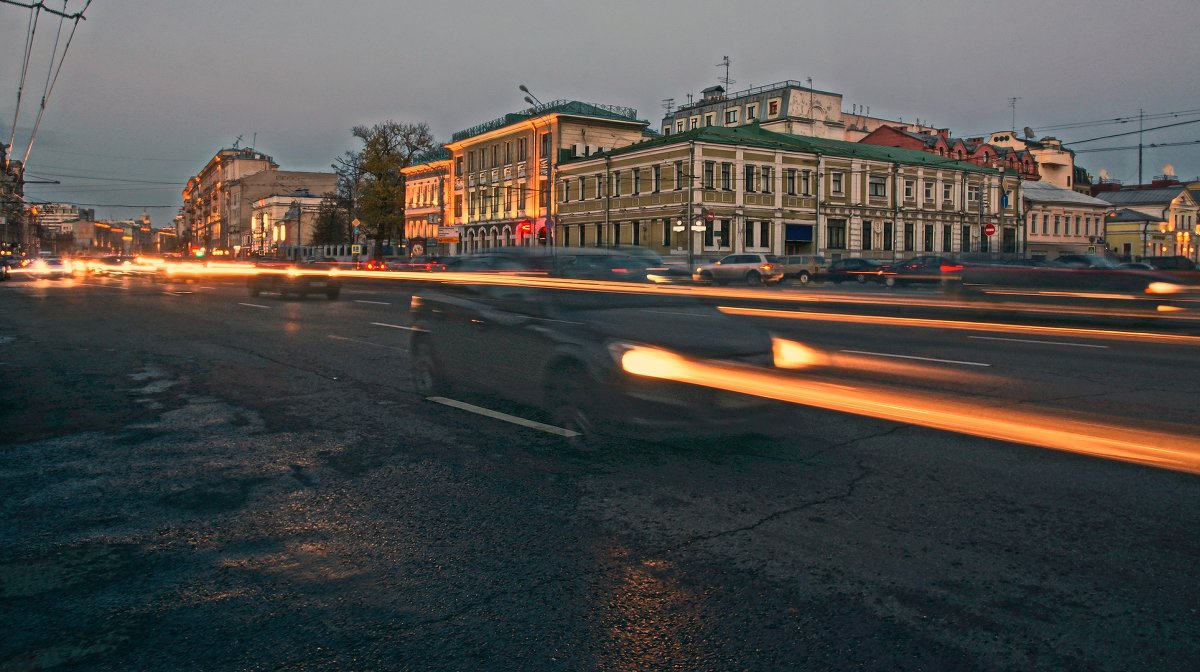 Москва (прогулка по вечернему городу) - Евгений Жиляев