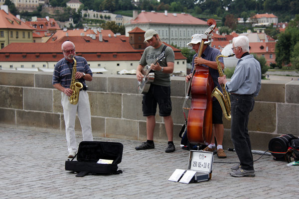 Уличные музыканты, Прага - Надюшка Кундий