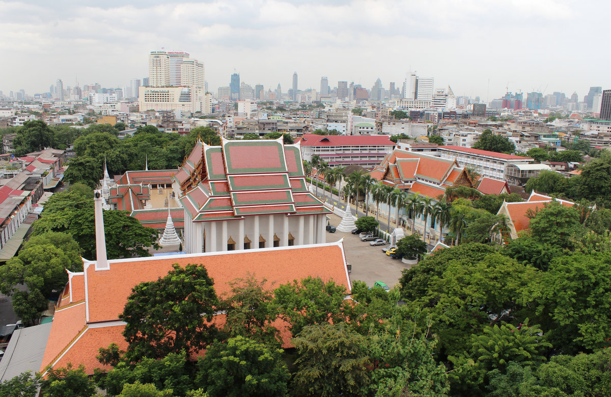 Бангкок. Вид с парапета храма, стоящего на холме - Владимир Шибинский