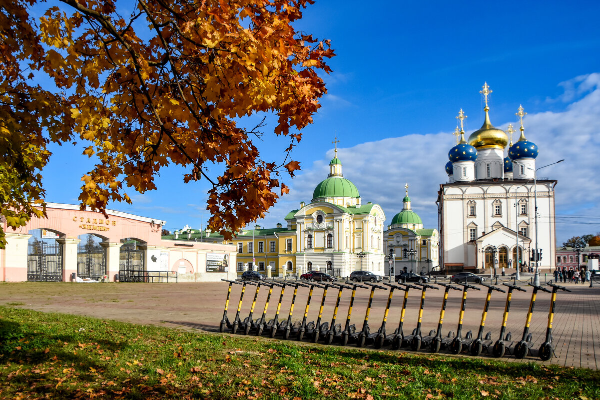 Православный храм в Твери, кафедральный собор Тверской епархии. Был построен в 1689-1696 годах на ме - Oleg S 