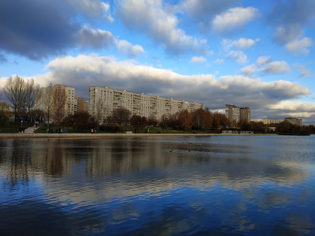 Ноябрь в городе - Андрей Лукьянов