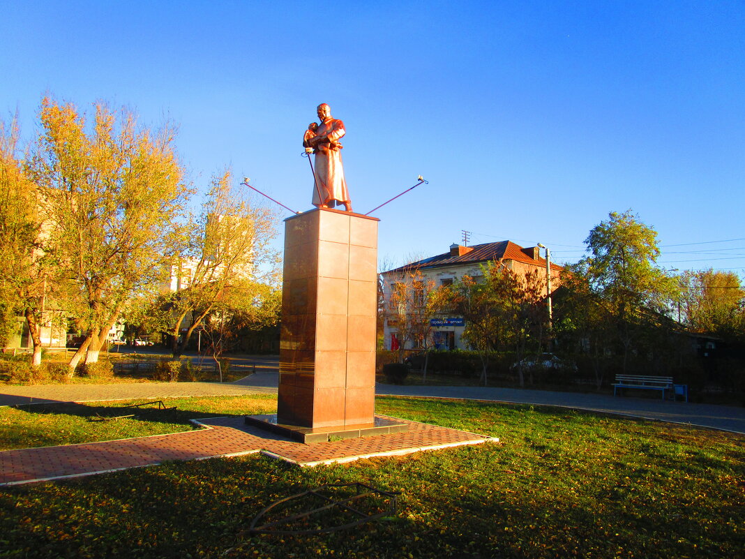 памятник Дзержинскому - Владимир Мазаев Астрахань 