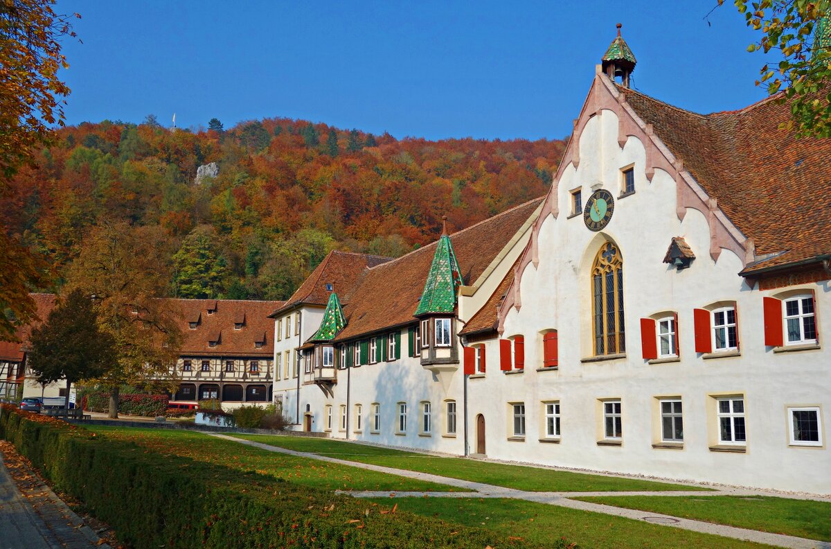 Осень в Блаубойрен (нем. Blaubeuren) — город в Германии, в земле Баден-Вюртемберг... - Галина 