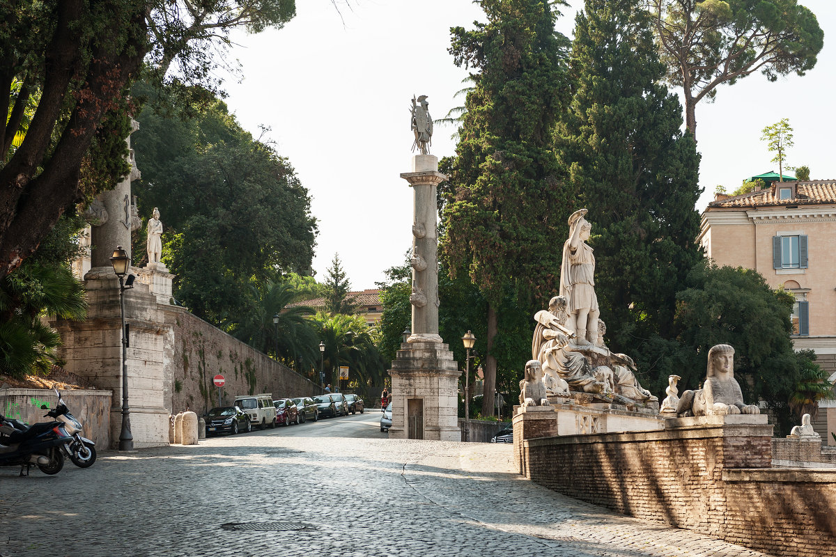 рядом с Piazza del Popolo - Sergey Samoylov