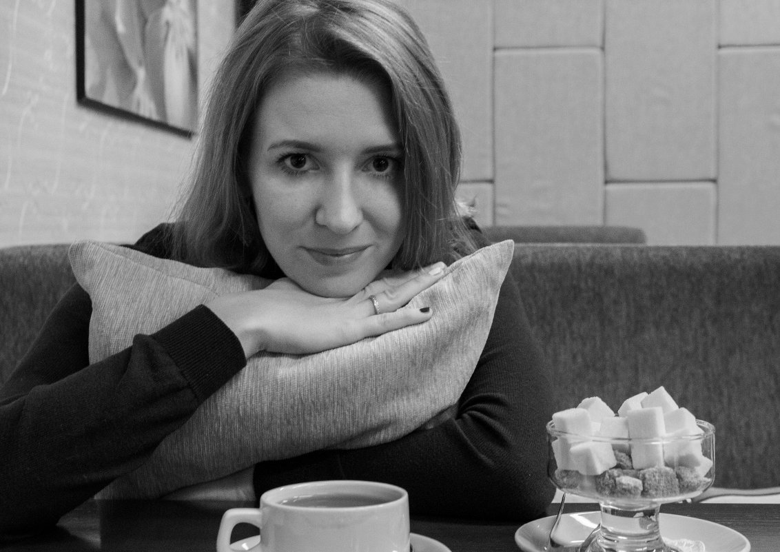 В кафе - Анастасия Шаехова
