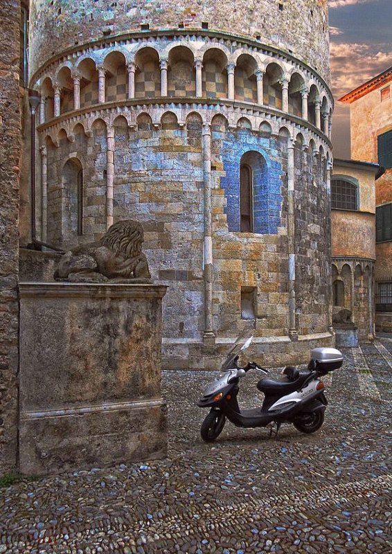 Итальянский дворик IV века - markfoto 