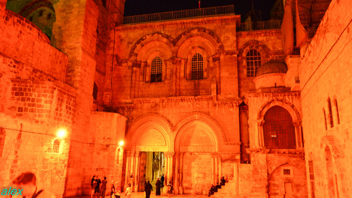 Храм Гроба Господня в Иерусалиме ночью - Александр Тверской