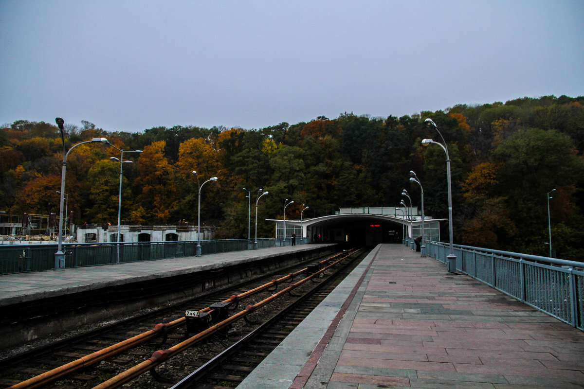 Станция метро &amp;quot;Днепр&amp;quot;.Киев - Анастасия 