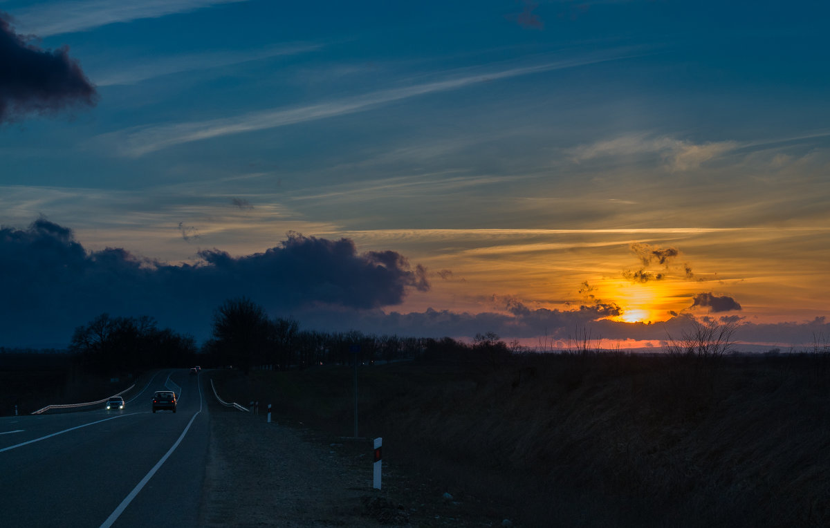 Sunset on the road - Sergey Ivankov