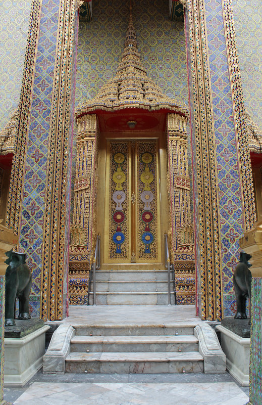 Бангкок. Дверь храма - Владимир Шибинский