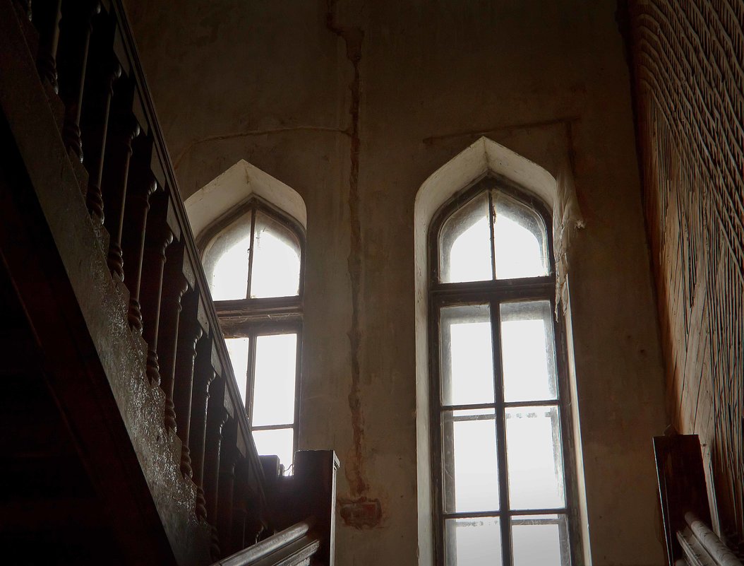 Фрагмент боковой лестницы, ведущей в левую башню - Дарья Казбанова