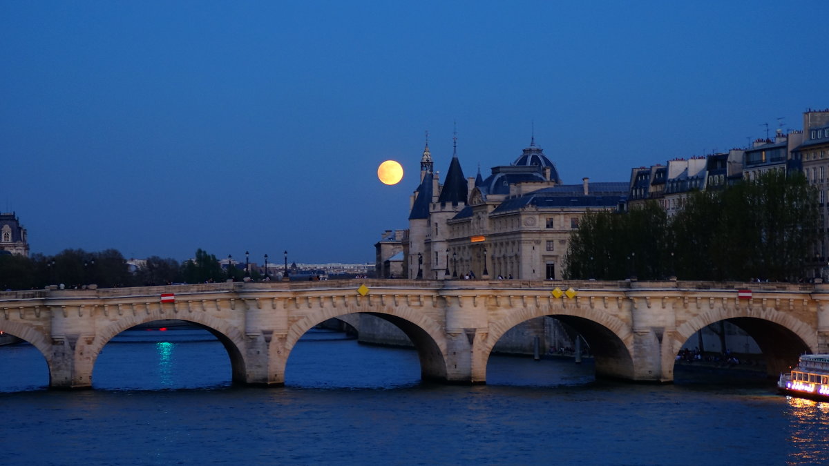 Парижская луна - Андрей 
