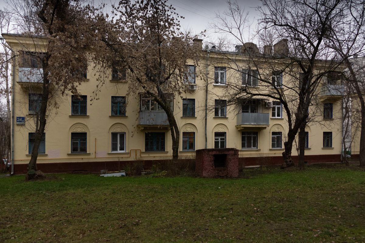 дом в три этажа - Александр Шурпаков