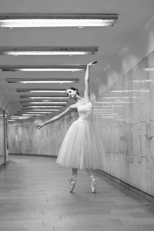 Балерина в метро - Екатерина Лыжина