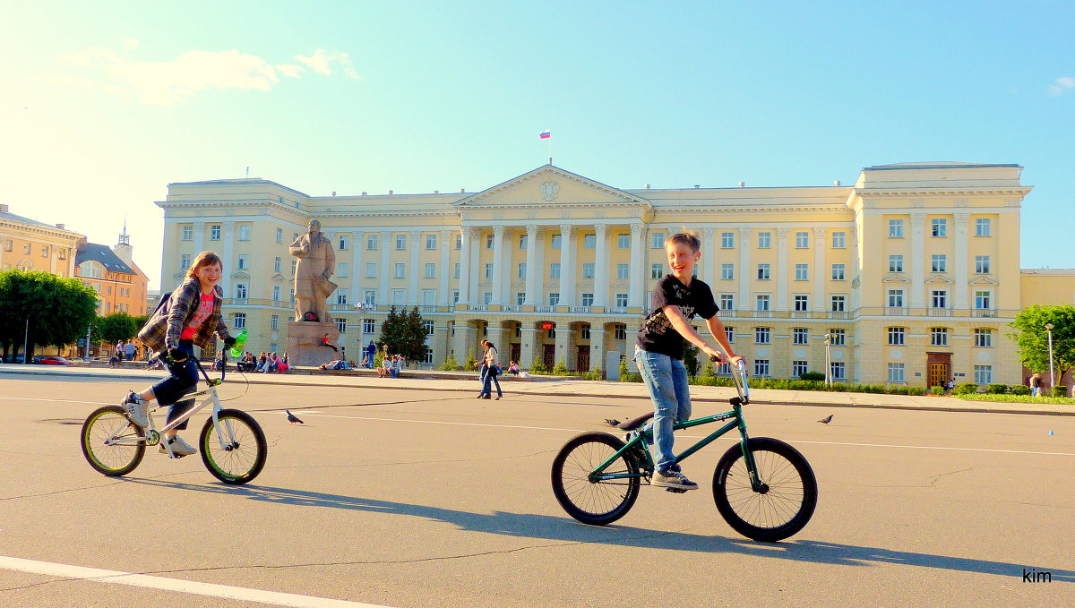 В самом центре... - Игорь 