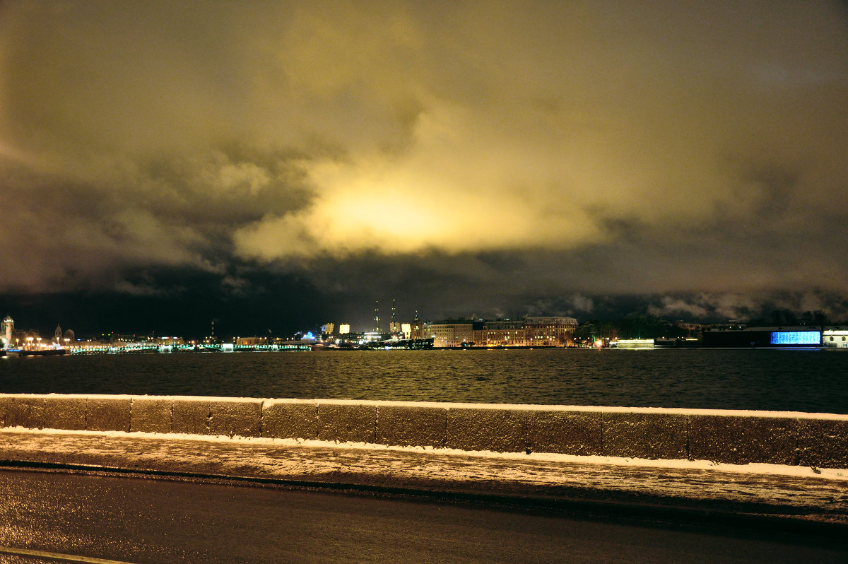 Необычное вечернее небо,вид с Дворцовой набережной - Сергей Зыков