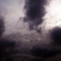Тёмные облака с севера :: Денис Печкин