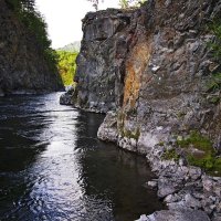 Крутые берега. :: Юрий Приходько