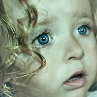 Взгляните в детские глаза... :: Наталия Полибина
