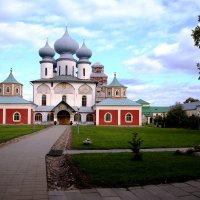 Тихвинский монастырь :: Александр Малышев