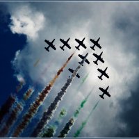 Итальянская пилотажная группа "Fricci Tricolori" :: Александр Хахалкин