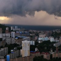 Гнев небес на закате 2 ( Владивосток ) :: Дмитрий . Вечный дождь .
