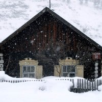 домик в снегу :: станислав заречанский
