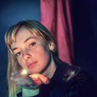 Портрет девушки со свечой :: Юра Викулин