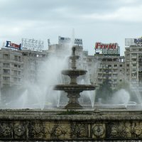 Городской фонтан :: Эдуард Цветков