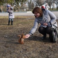 Людмила и белочка :: Павел 