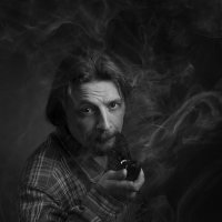 Если бы Мефистофель курил, то это, наверное, выглядело бы так... или о вреде табакокурения. :: Михаил Давыдов