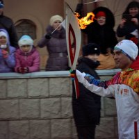 Один из факелоносцев в Астрахани :: Маргарита Микаелян