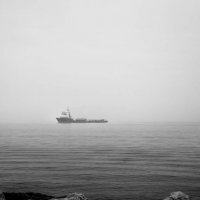 Boat in the fog :: Vic Noon