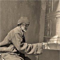 Очень старый тибетский монах :: Boris Khershberg