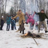 Масленица. Через огонь)) :: Алексей Сердюк