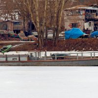 Маленький старый катер... :: Александр Зотов