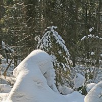 Снежные человеческие скульптуры. :: Валерий. Талбутдинов.