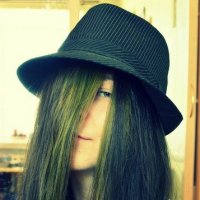 girl in a hat :: Юлия Красноперова