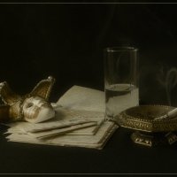 Натюрморт с маской и старыми письмами :: Алексей Мурыгин