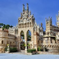 Монументальный замок Коломарес. Андалусия, Испания. :: Виталий Половинко