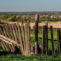 Живописный забор :: Константин Земсков