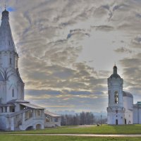 Осень в Коломенском. :: Валерий Антипов