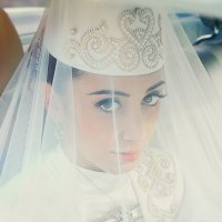 взгляд невесты.... :: Батик Табуев