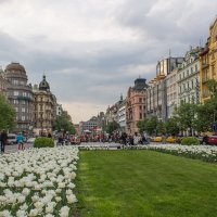 Вацлавская площадь в Праге скорее напоминает широкий бульвар. :: Надежда 
