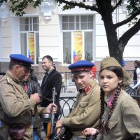 С лейкой и блокнотом,,, :: Александр Лысенко