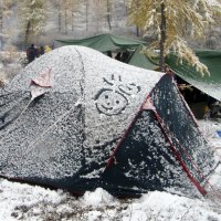 Оптимистичная палатка :: Сергей Карцев