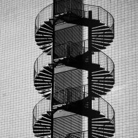Винтовая лестница и её тень :: Андрей Дмитренко