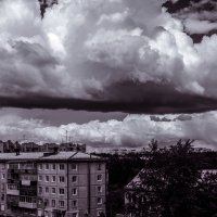 Облака над городом :: Дмитрий Долгих